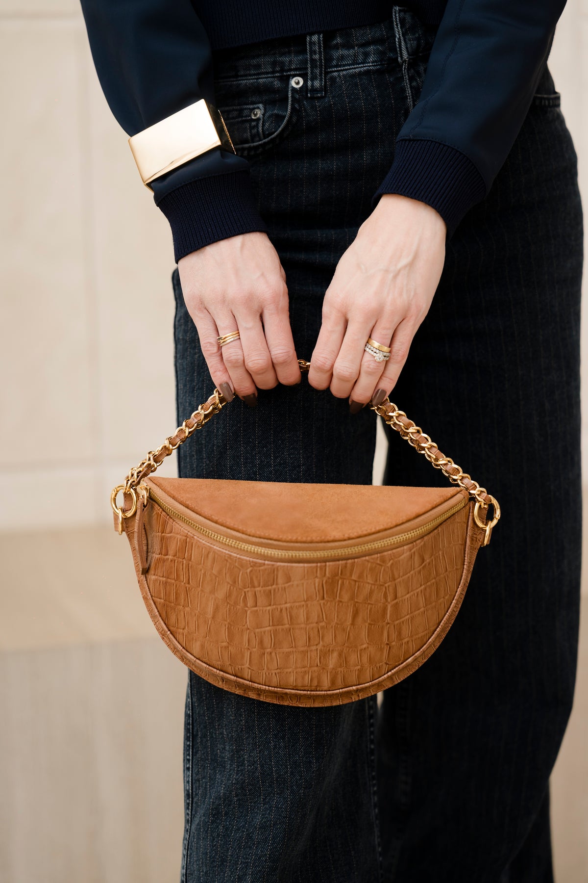 Pochete Helena – Couro Croco & Camurça Caramelo