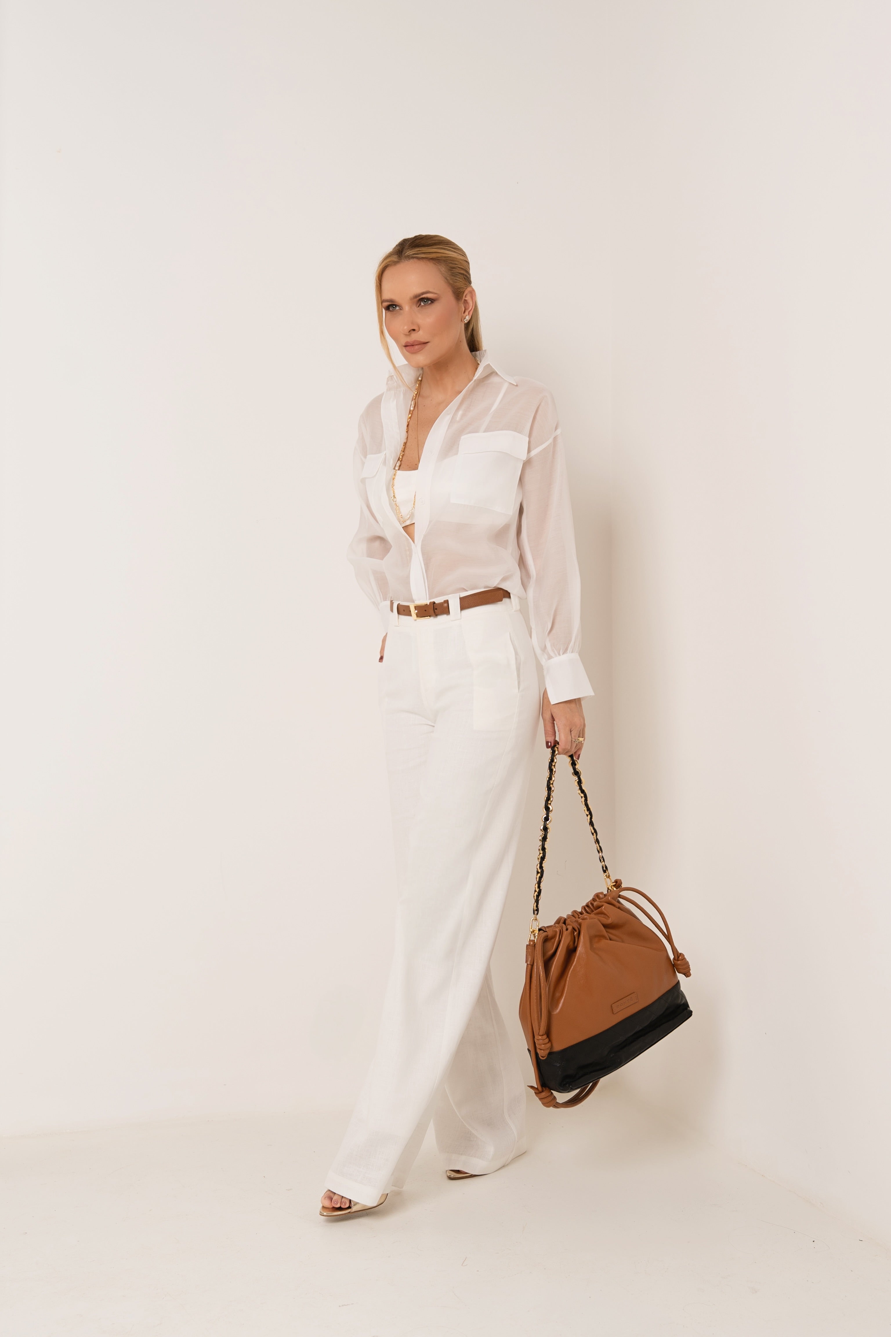 Bolsa Silvia Couro na Cor Caramel com Preto Intenso