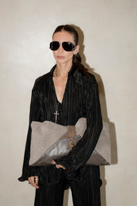 Bolsa Carolina Couro com Camurça Croco Cinza Elefant