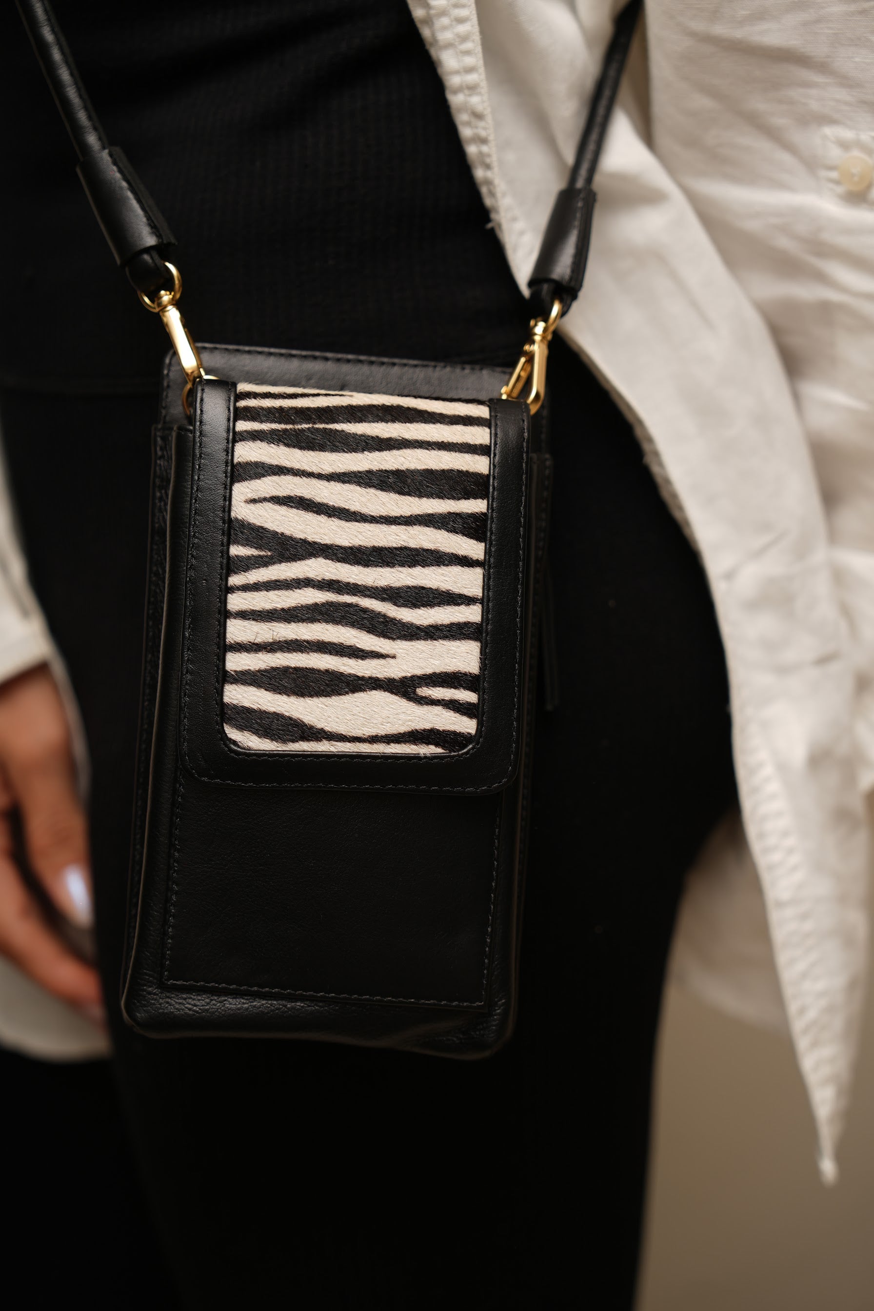 Bolsa Maria Lúcia - Couro Preto e Pelo Zebra