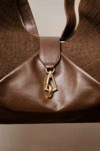 Bolsa Carolina de Couro e Camurça com textura Croco na cor Brown