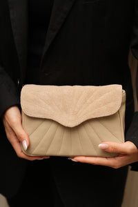 Bolsa Maíza Couro e Camurça na cor Areia