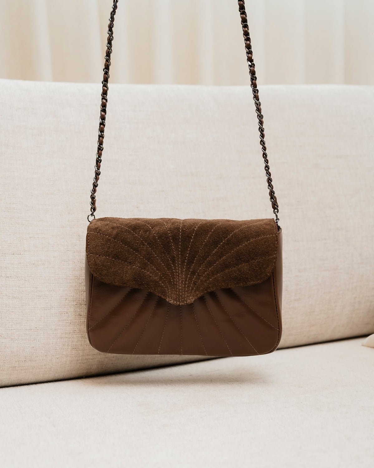 Bolsa Maíza Couro e Camurça na cor Brown