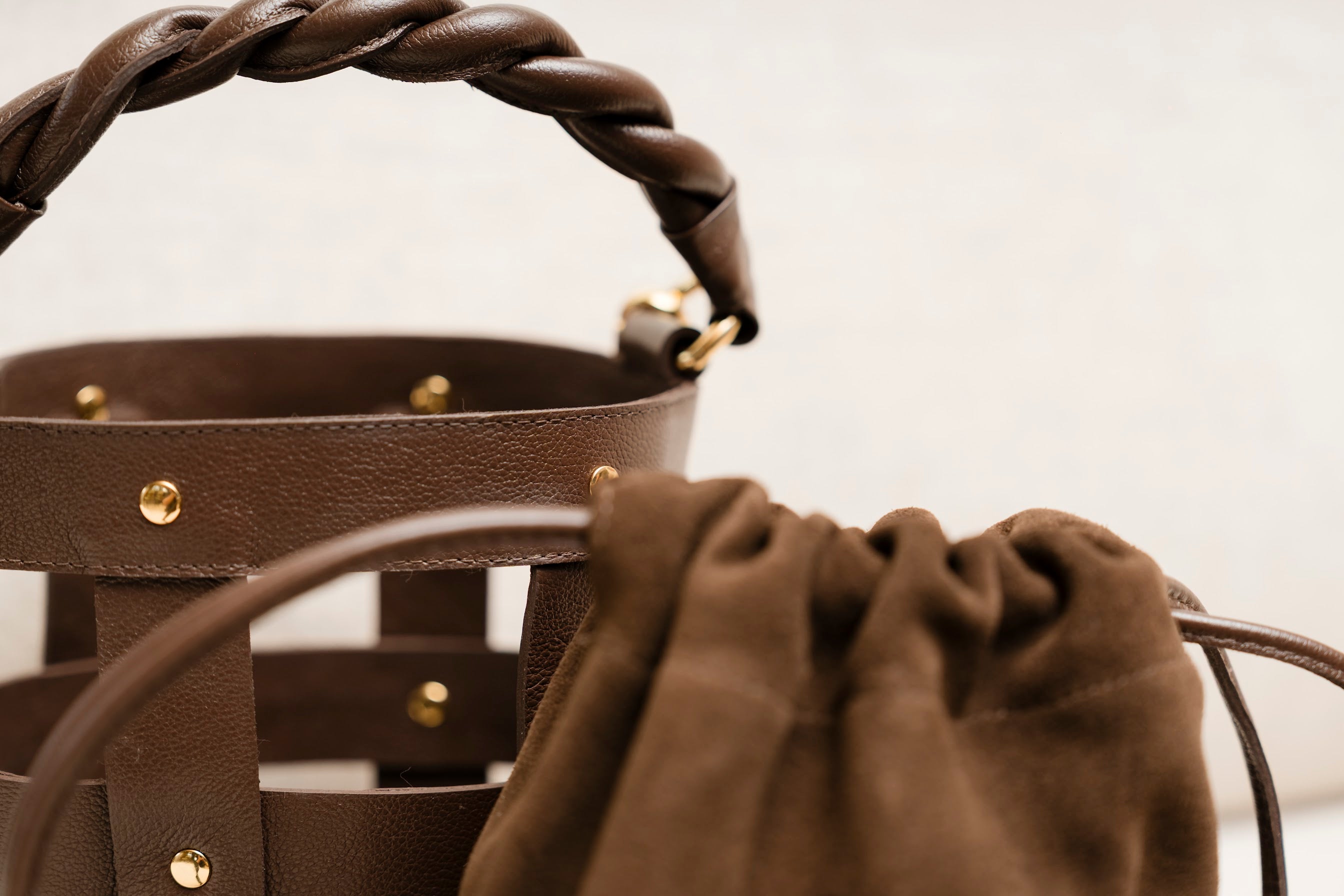 Bolsa Lira Couro e Camurça na Cor Brown