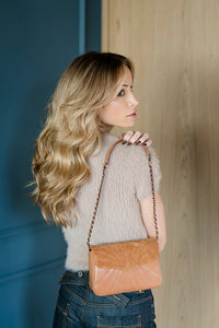 Bolsa Maíza Couro e Camurça na cor Caramelo