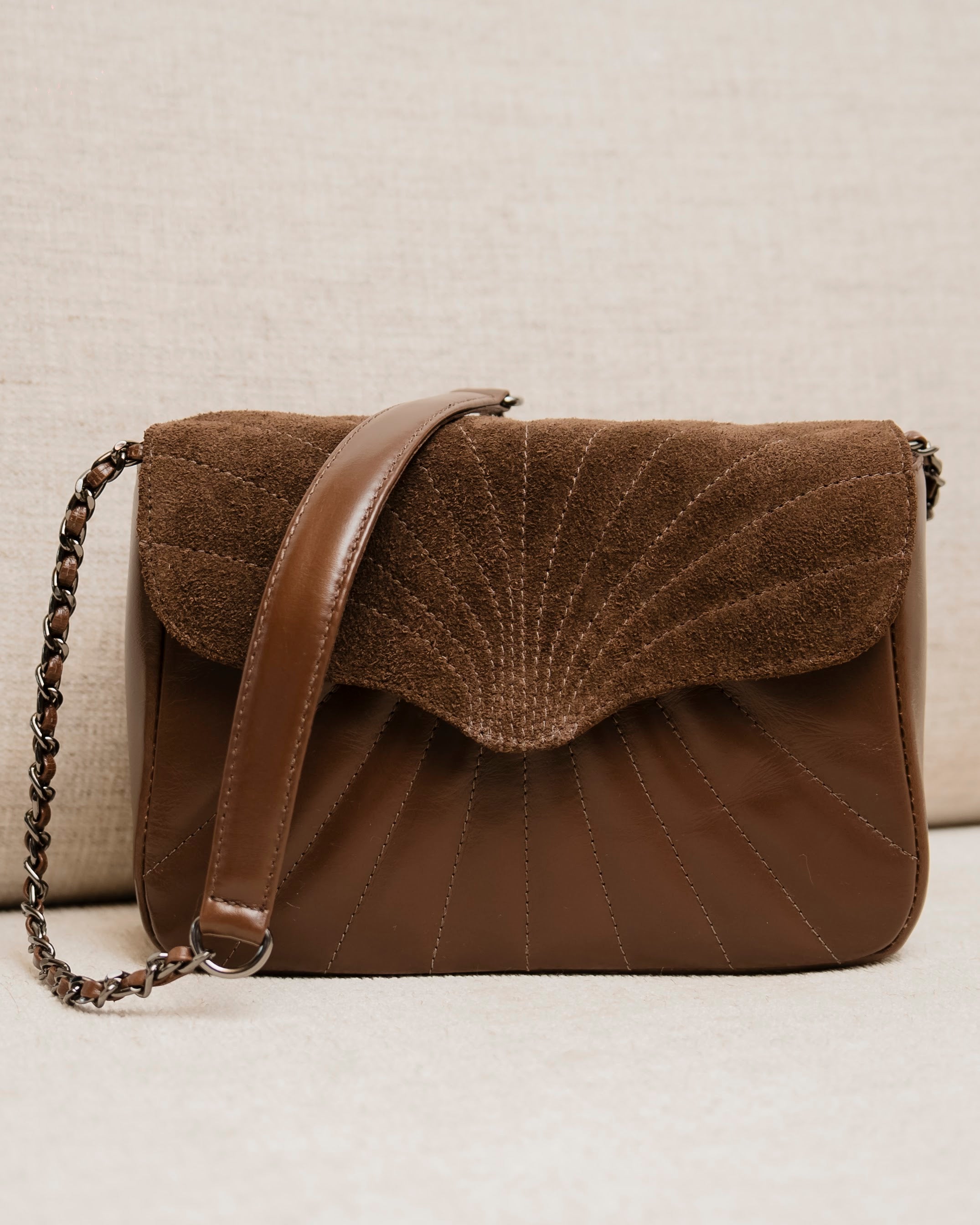 Bolsa Maíza Couro e Camurça na cor Brown