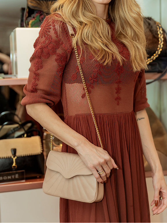 Bolsa Maíza Couro na Cor Areia