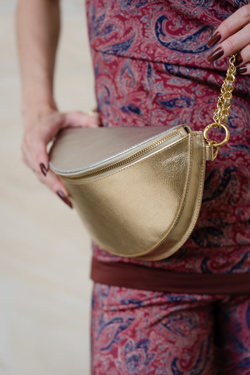 Pochete Helena – Couro Metalizado Prata e Ouro Light