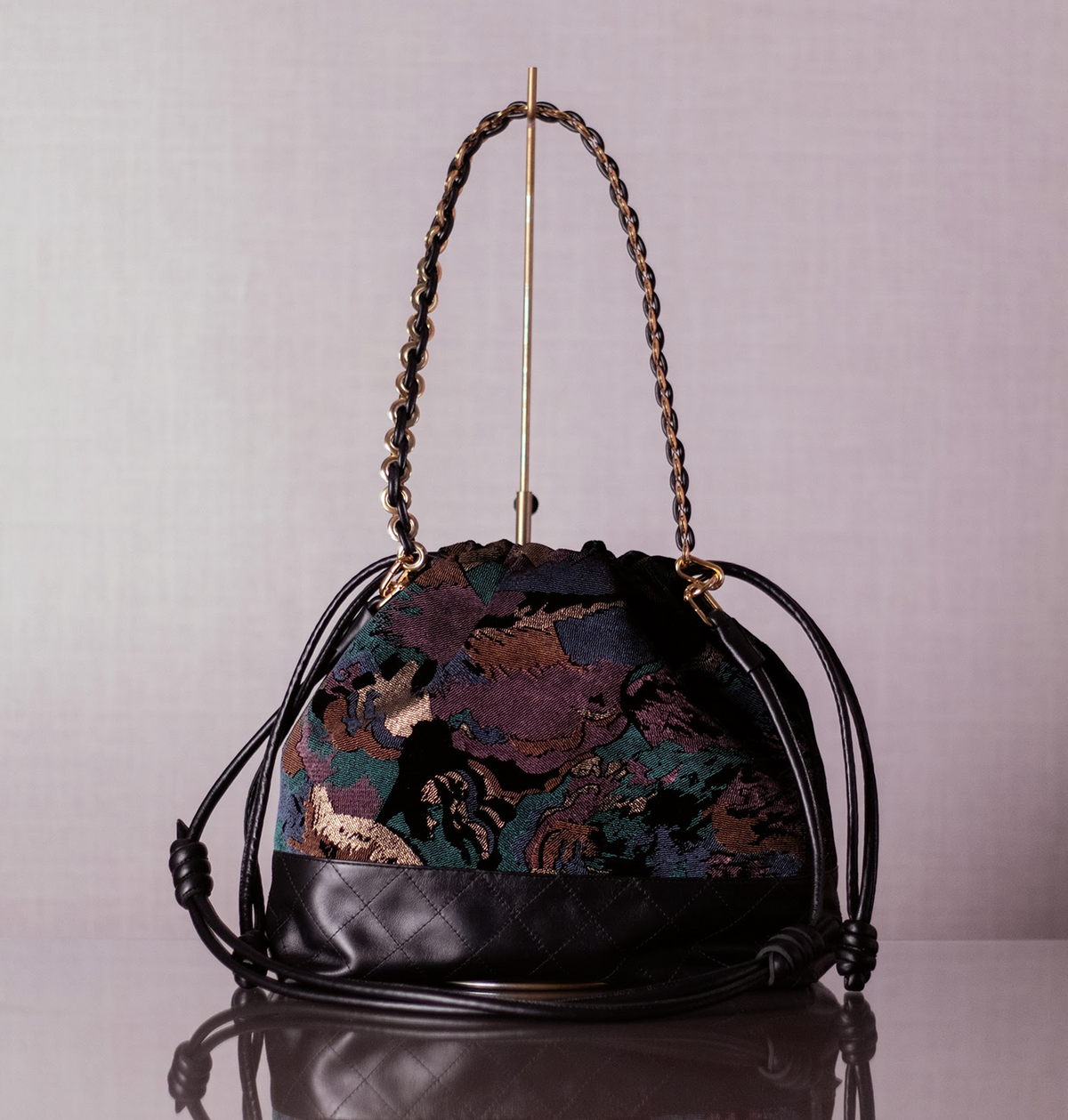 Bolsa Silvia Tecido Velvet Jacquard com Couro Preto Intenso