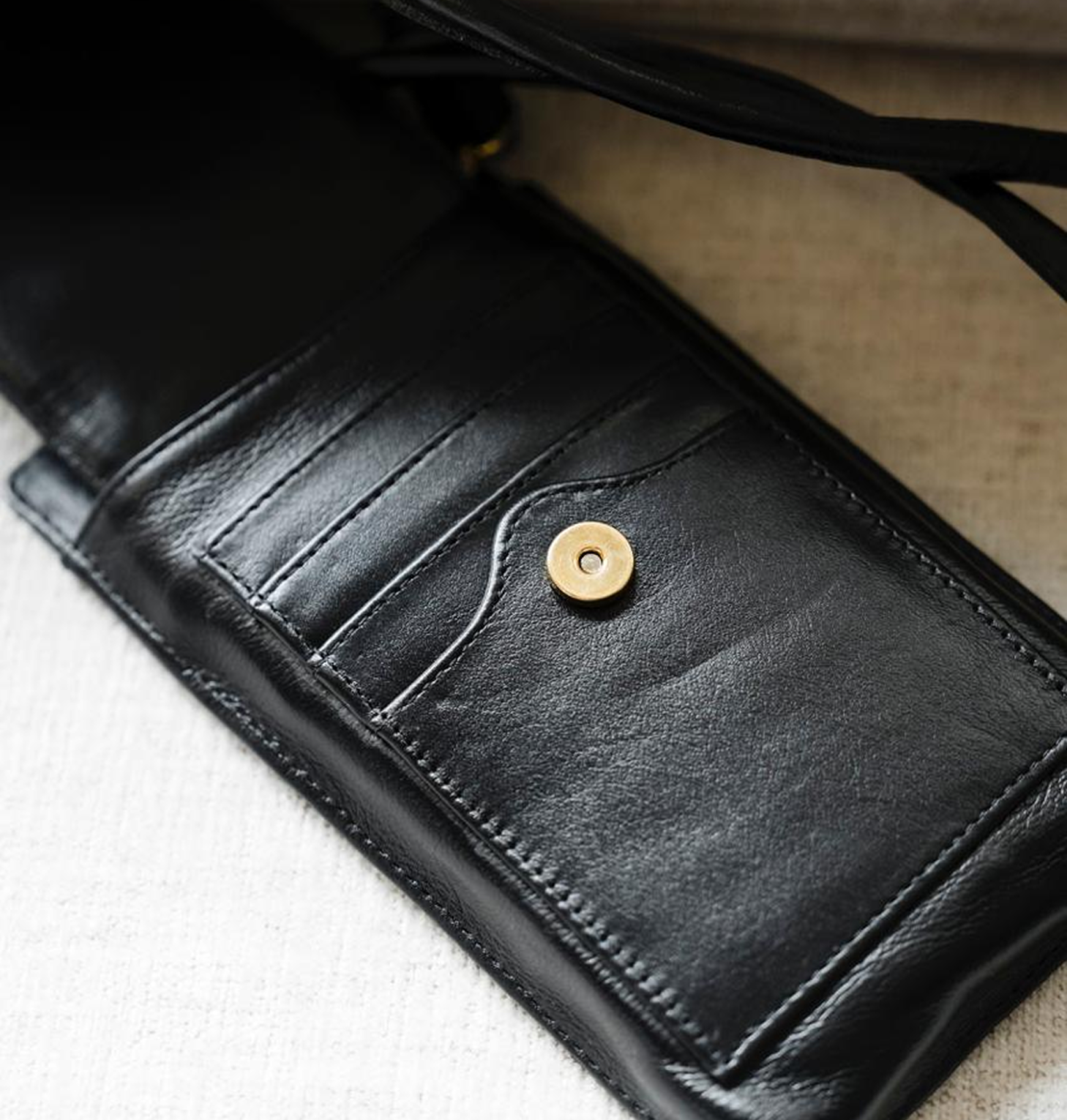 Bolsa Maria Lúcia -Couro Preto Intenso com Tecido Velvet Jacquard