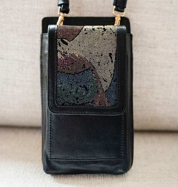 Bolsa Maria Lúcia -Couro Preto Intenso com Tecido Velvet Jacquard
