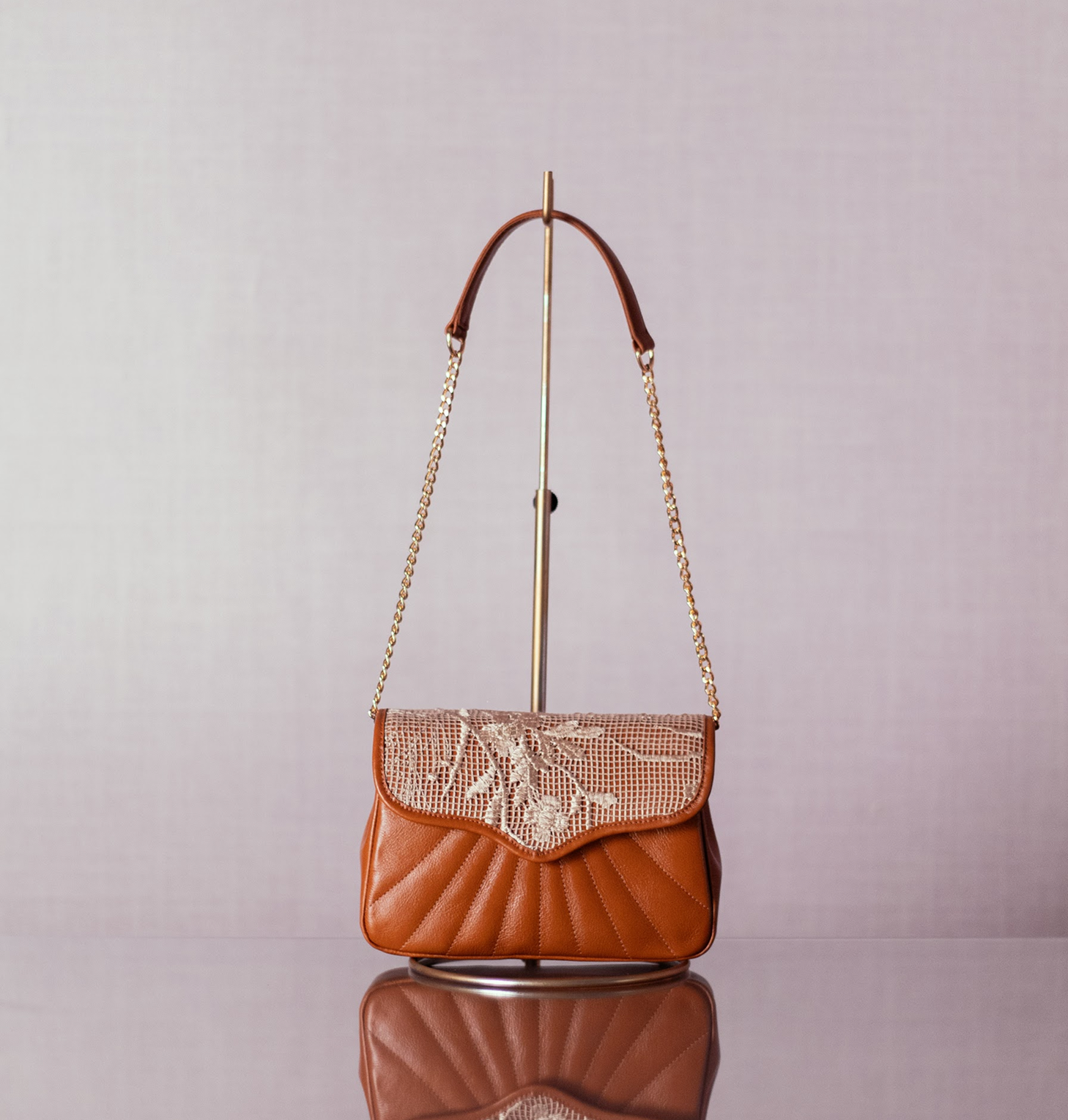 Bolsa Maíza Tecido Renda com Couro Caramel