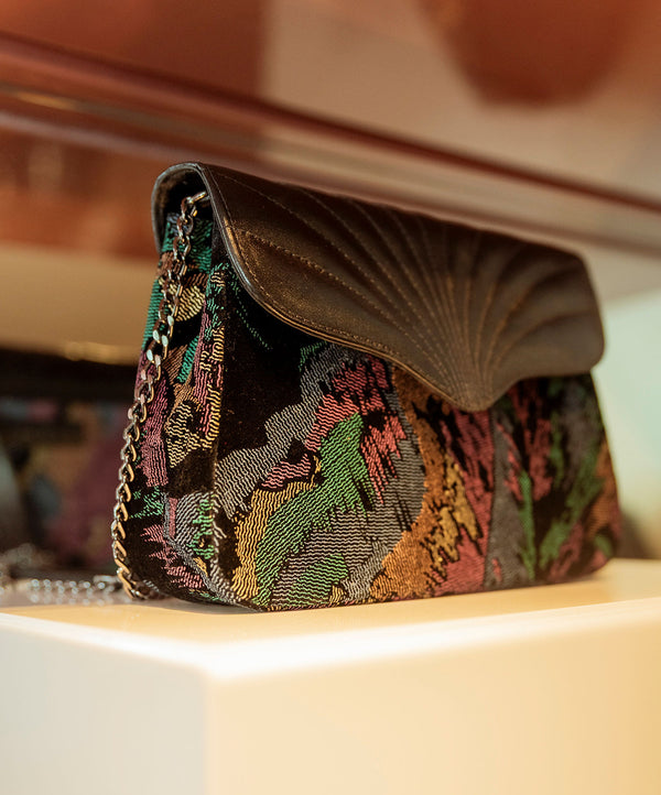 Bolsa Maíza Couro Preto Intenso com Tecido Velvet Jacquard
