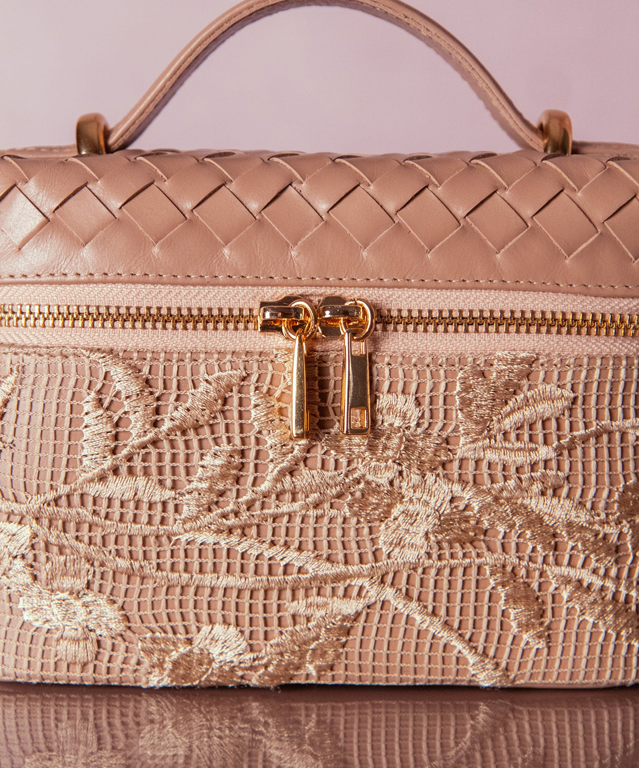 Bolsa Luana Couro na Cor Areia com Tecido de Renda