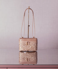 Bolsa Luana Couro na Cor Areia com Tecido de Renda