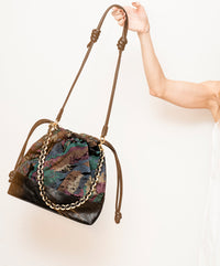 Bolsa Silvia Tecido Velvet Jacquard com Couro Preto Intenso