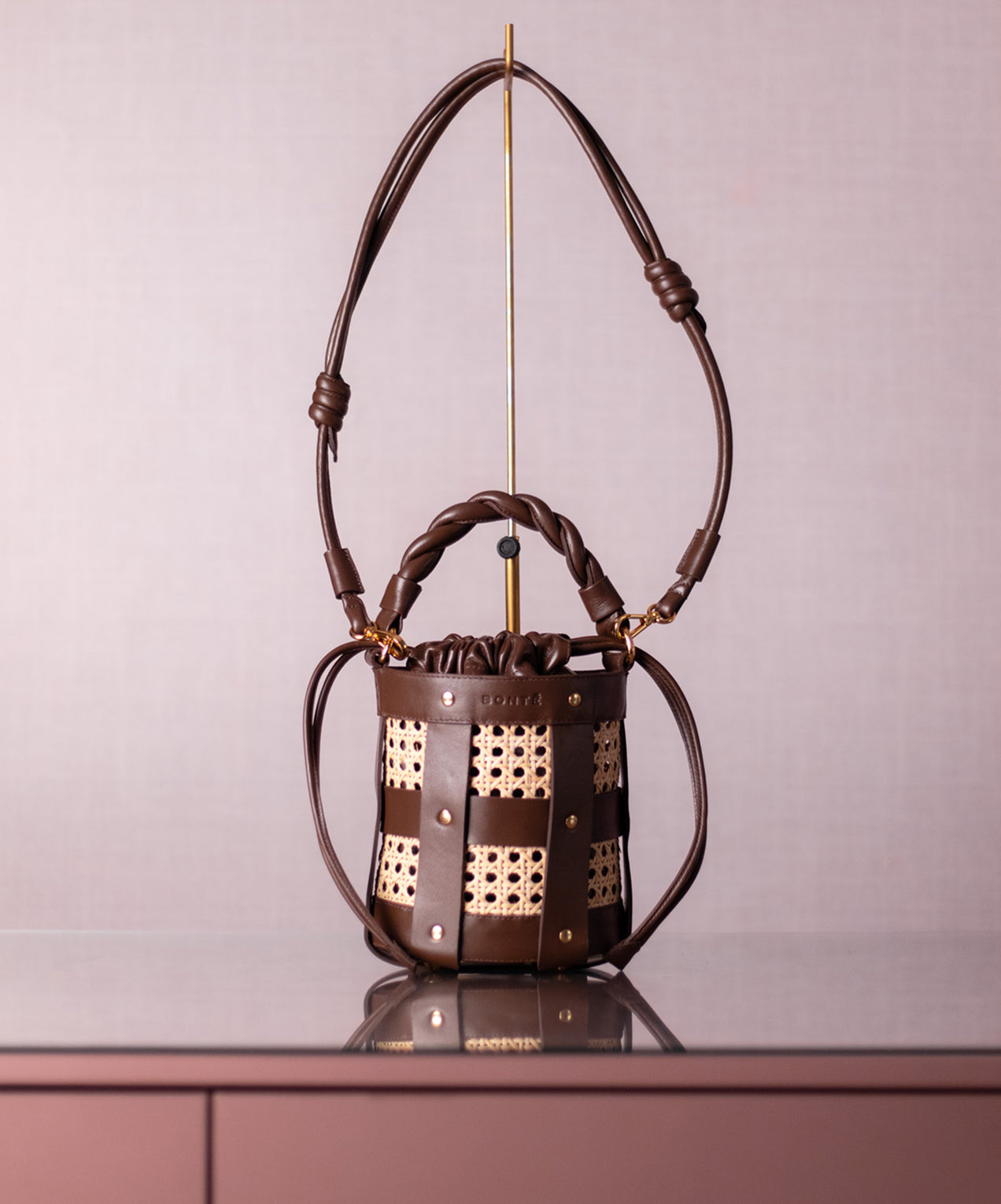 Bolsa Lira Couro na Cor Brown com Palha Italiana