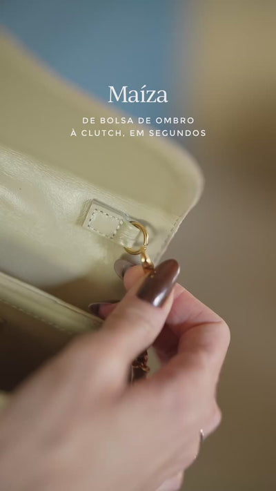 Vídeo do produto Bolsa Maíza Couro e Camurça na cor Areia