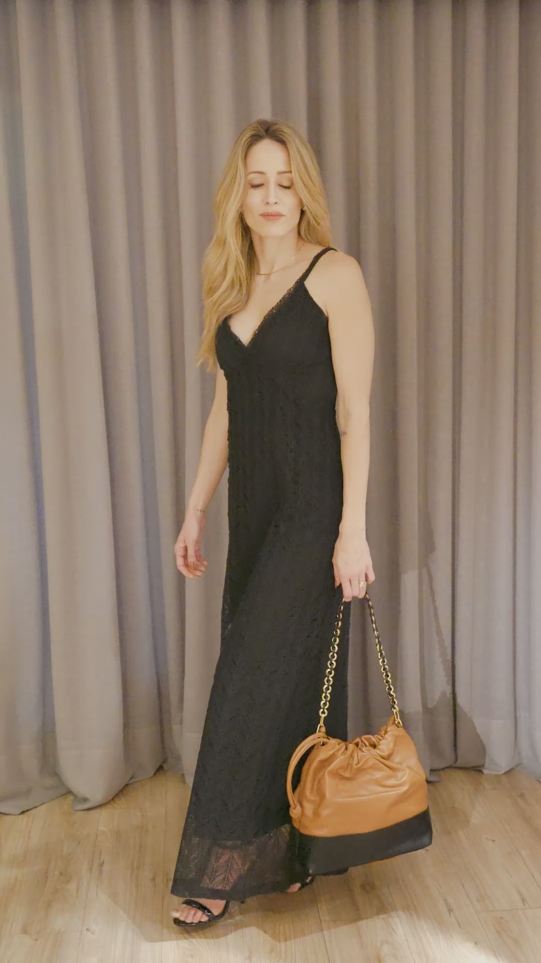 Bolsa Silvia Couro na Cor Caramel com Preto Intenso