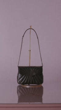 Bolsa Maíza Couro na Cor Preto Intenso