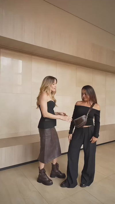 Vídeo do produto Pochete Helena – Couro & Camurça Preta