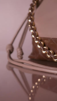 Bolsa Silvia Couro Cinza grafite com Couro na Cor Brown