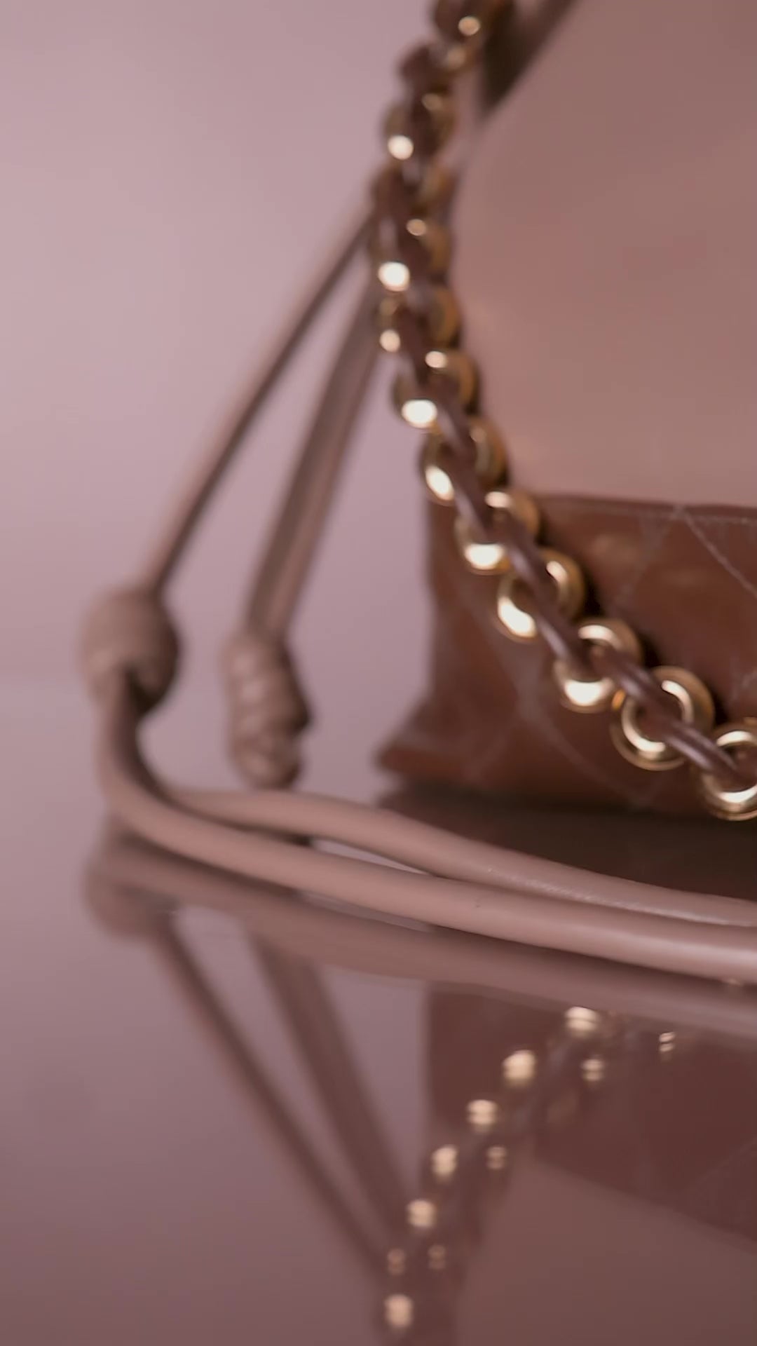 Bolsa Silvia Couro Cinza grafite com Couro na Cor Brown